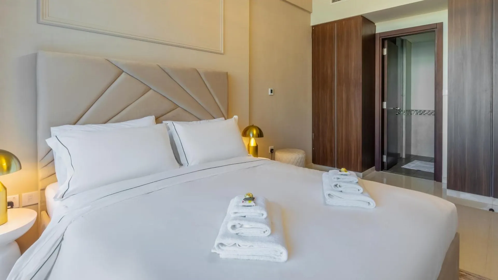 Luxury Top Floor, With Full Burj Khalifa View ドバイ